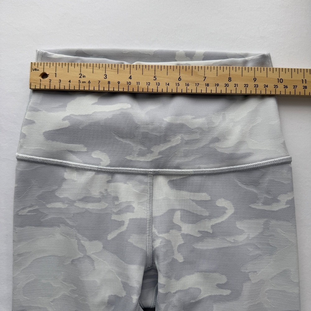 Lululemon Wonder Under Crop Leggings Grey White Camo High Rise Size 2 Yoga - Picture 7 of 10